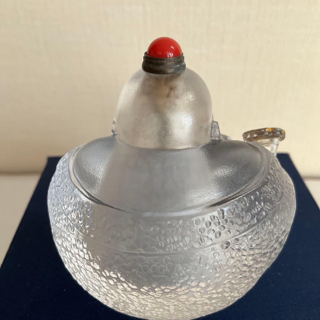 中国　水晶布袋鼻煙壷