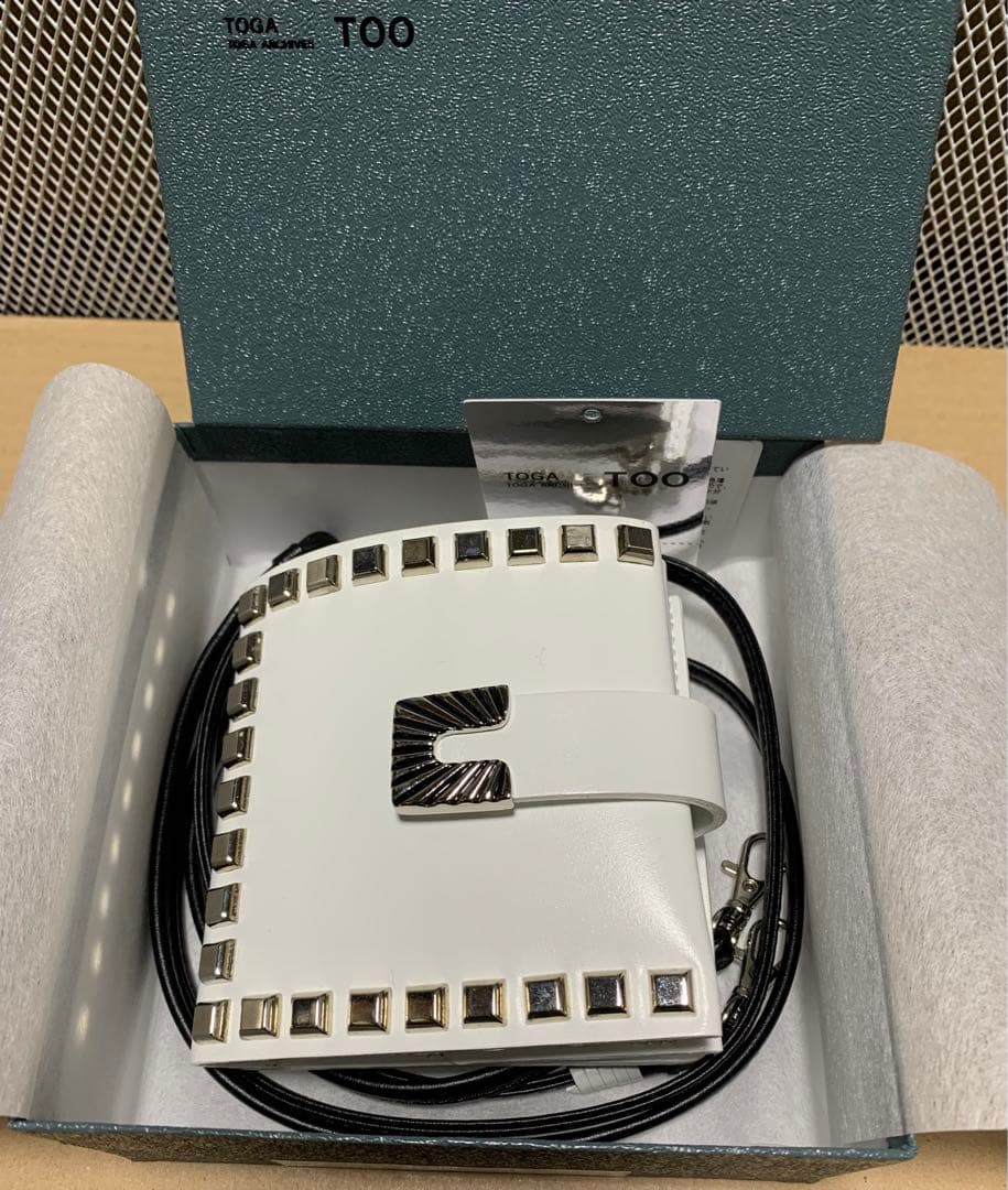 TOGA TOO 未使用　レザーショルダーウォレット