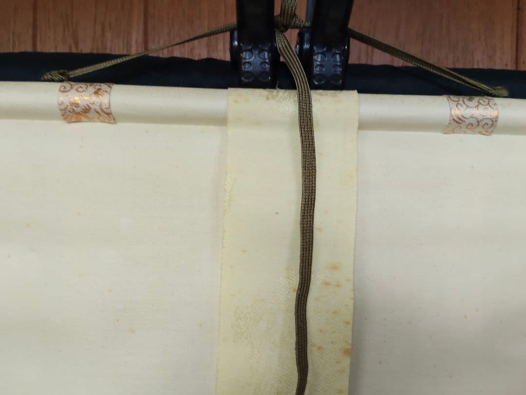 【開運・魔除け】掛軸 「龍虎図」 秀湖 作 絹本 共箱付 縁起物