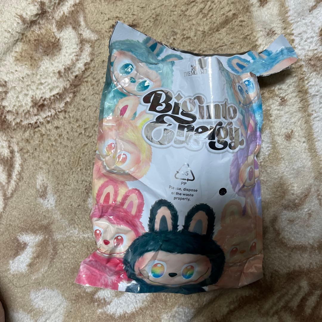 POP MART Big Into Energy バニーマスコット