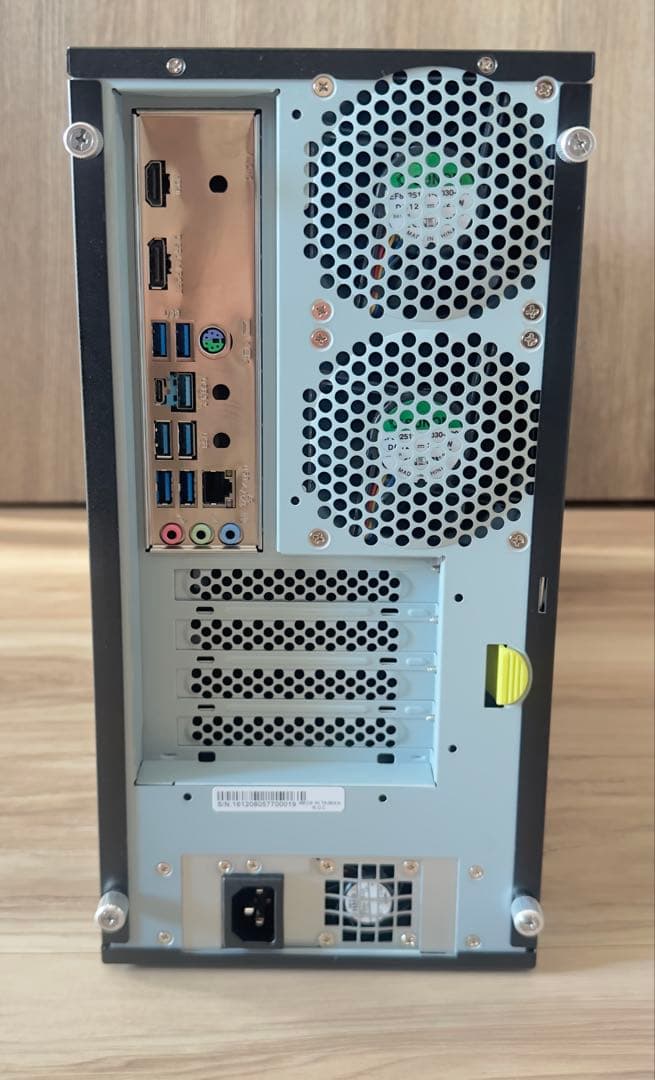 InWin サーバーケース　デュアルLANポート