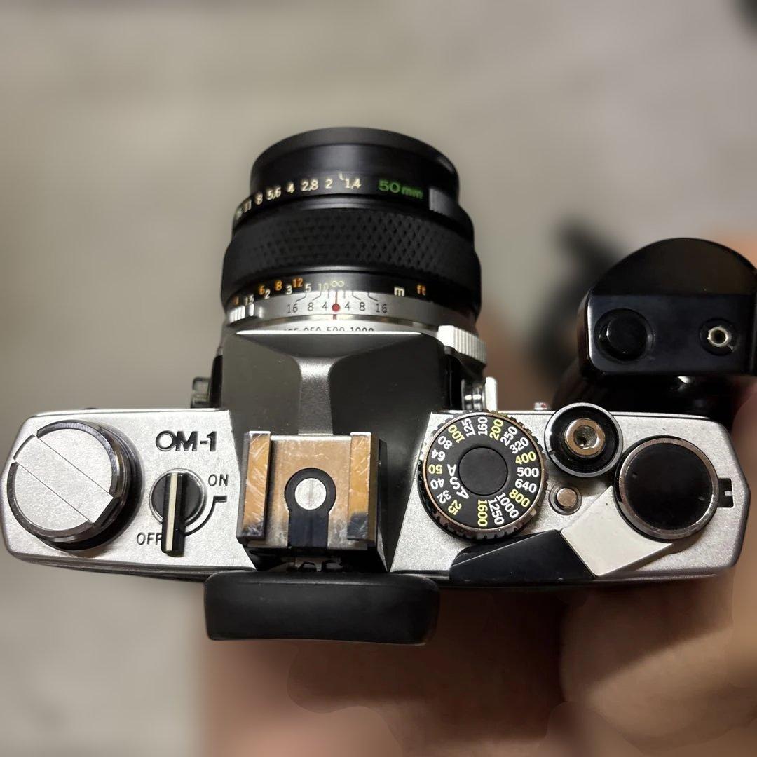 OLYMPUS OM-1 一眼レフカメラ　望遠とシャッター付き