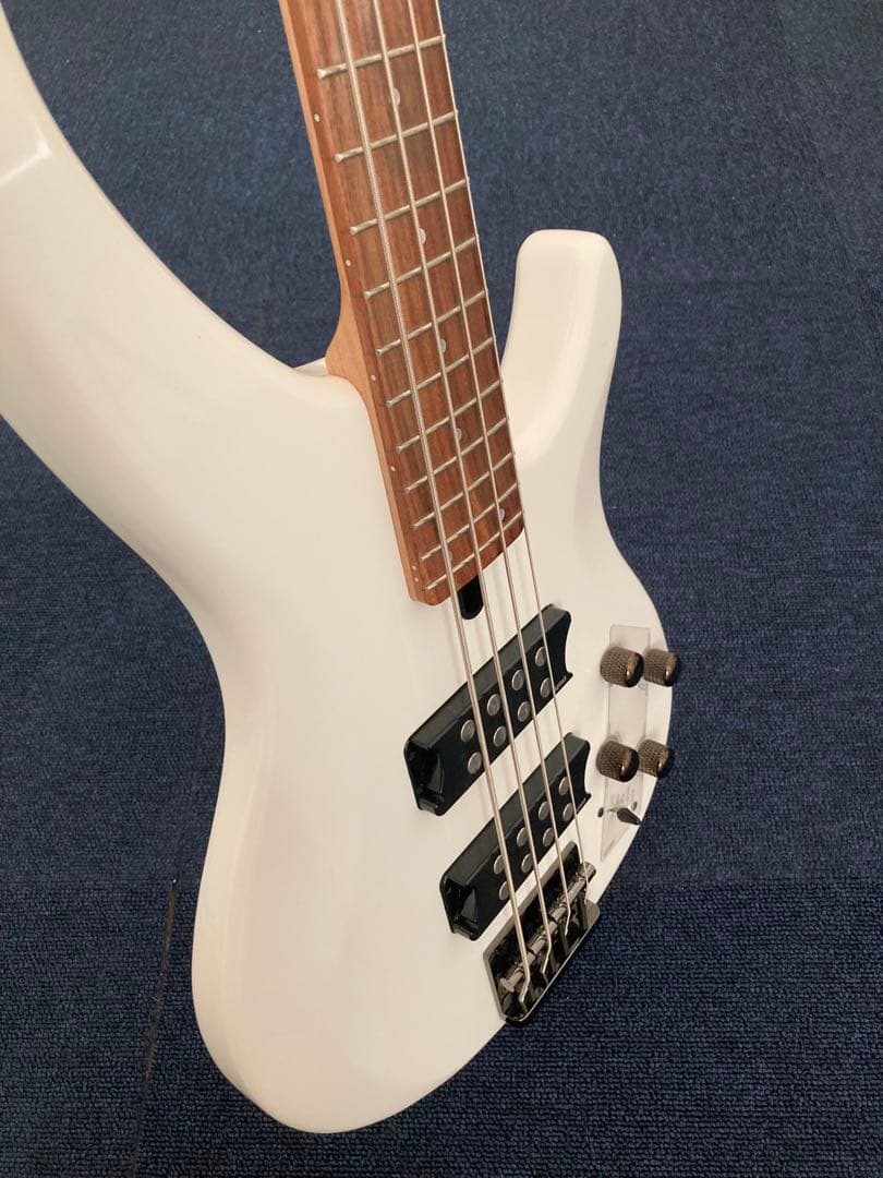 YAMAHA TRBX304 ヤマハ エレキベース