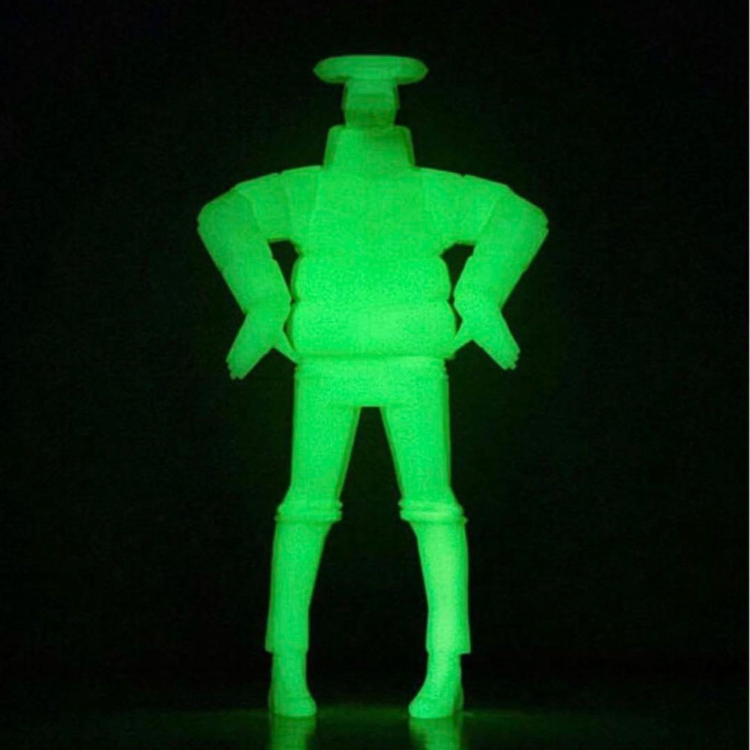 【箱あり】　小畑多丘 TAKU OBATA SOFB-BOY 蓄光ソフビ