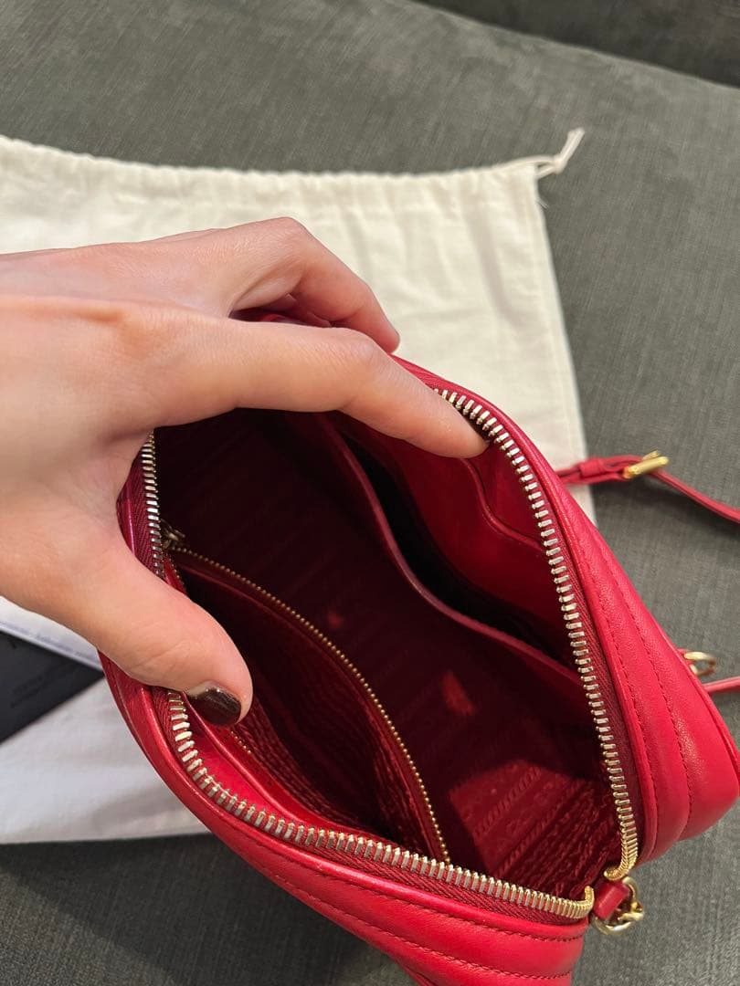 お値引中！PRADA ダイアグラム チェーンショルダーバッグ 赤レッド