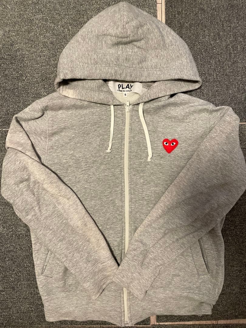 PLAY COMME des GARÇONS グレー パーカー S