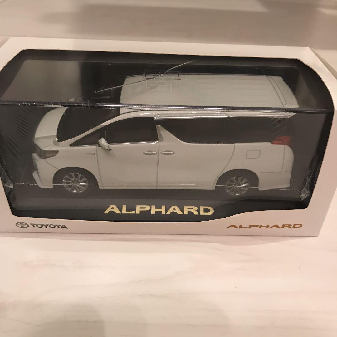 トヨタ アルファード　ハイブリッドSR ホワイトパールクリスタルシャイン