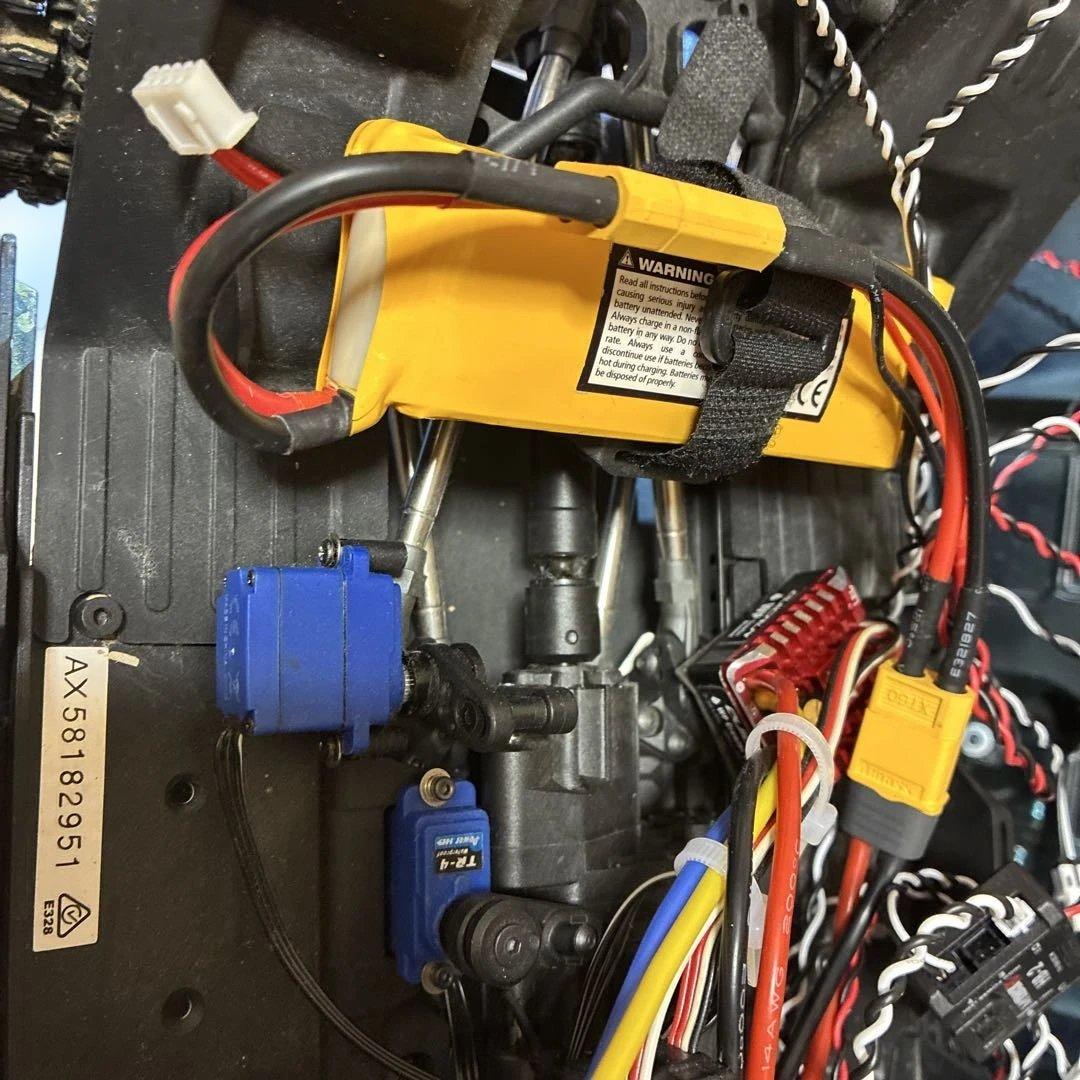 アキシャル scx10 iii ロッククローラー