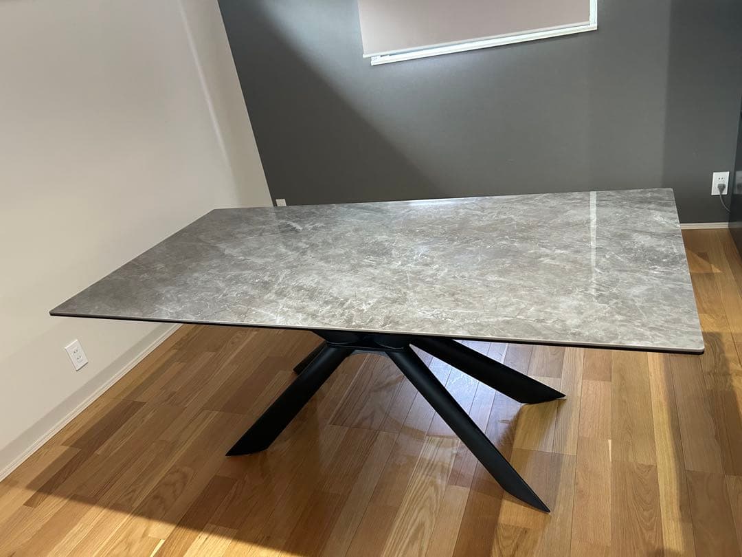 大理石調ダイニングテーブル