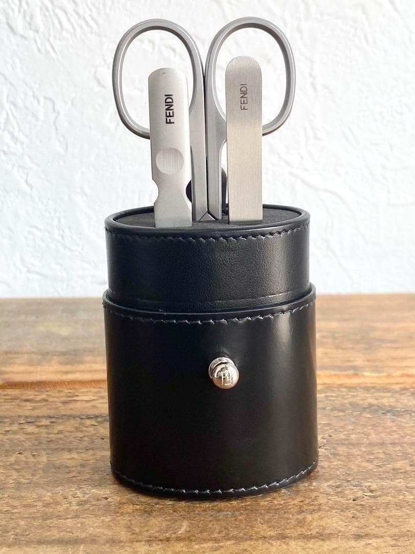FENDI フェンディ グルーミング ネイルケアセット レザーケース付き 爪切り