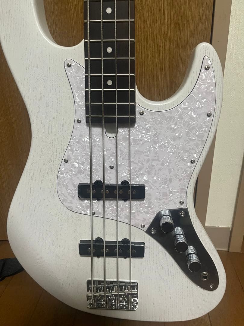 Bacchus ベース　白