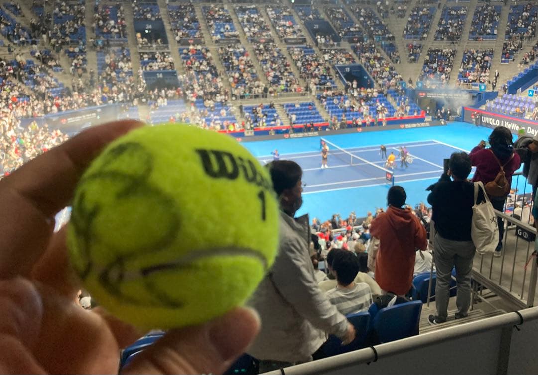 ロジャーフェデラー　直筆サイン入りボールRoger Federer signed