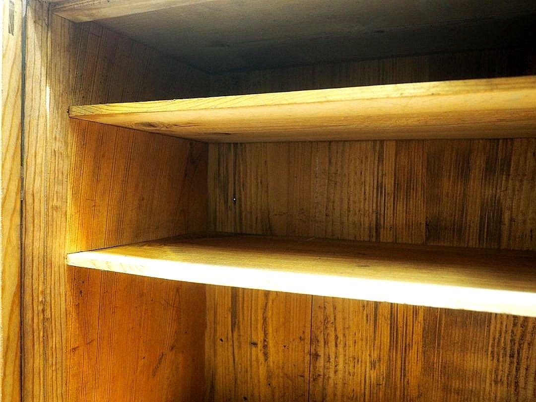 1304 　観音扉の飾り棚　収納棚　キャビネット　ケース　レトロ　ビンテージ