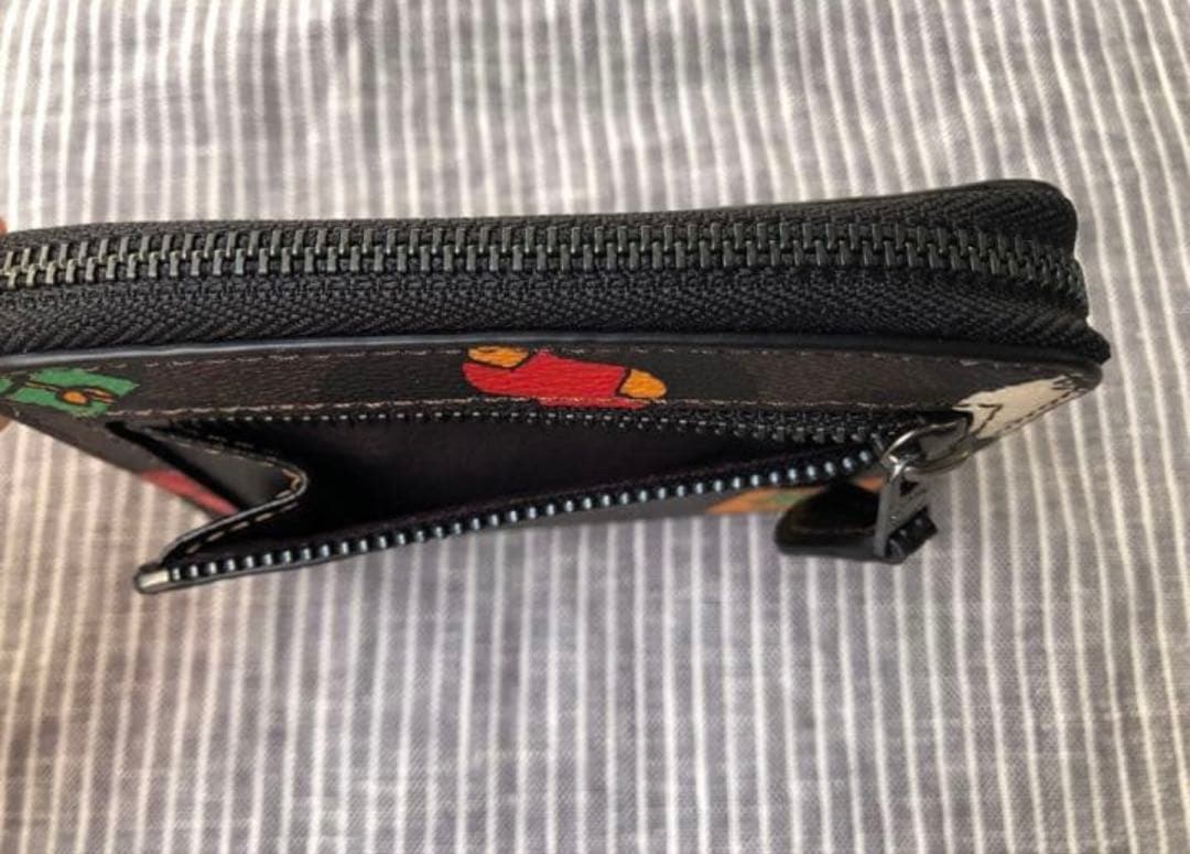 新品　コーチ　ピーナッツ　スヌーピー　折財布