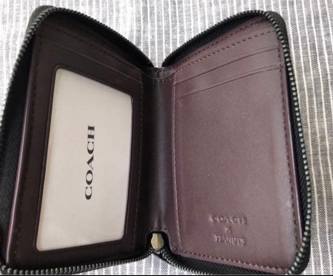新品　コーチ　ピーナッツ　スヌーピー　折財布