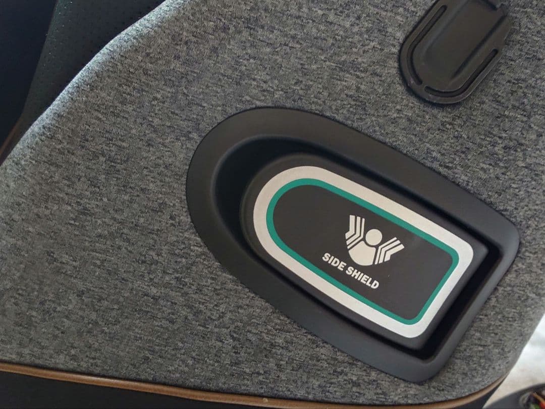 【美品】 アップリカ クルリラ プロテクト ISOFIX チャイルドシート