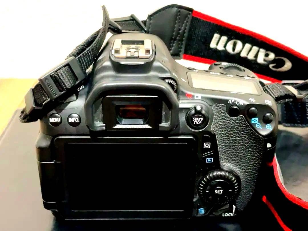 美品 Canon EOS 70D＋18-135mm レンズキット