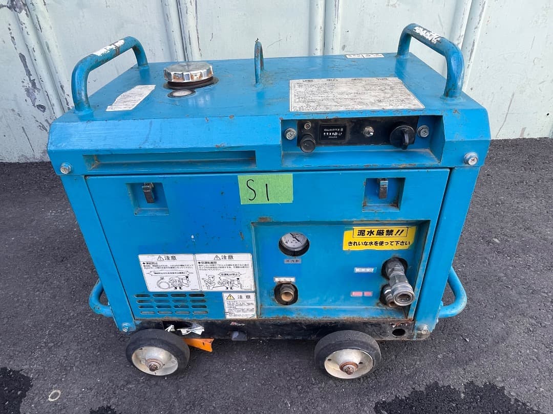 （ツルミ）セル付きエンジン高圧洗浄機防音　ガン・高圧ホース・給排水ホースセット