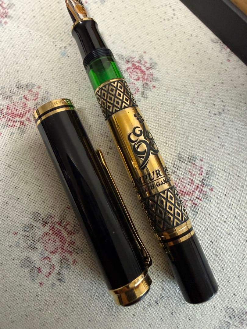 ペリカン万年筆 クアラルンプ—ル、M800