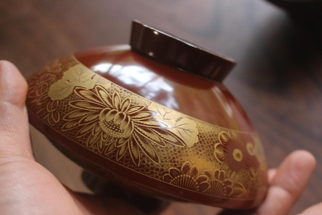 デッドストック！落ち着きある朱漆に極上花尽沈金の映えるお椀2点（検輪島塗沈金椀