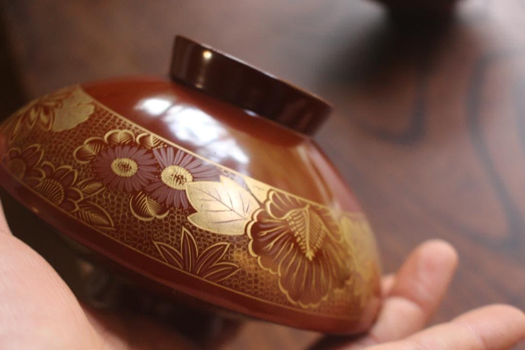 デッドストック！落ち着きある朱漆に極上花尽沈金の映えるお椀2点（検輪島塗沈金椀