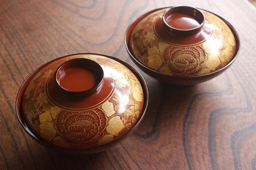 デッドストック！落ち着きある朱漆に極上花尽沈金の映えるお椀2点（検輪島塗沈金椀