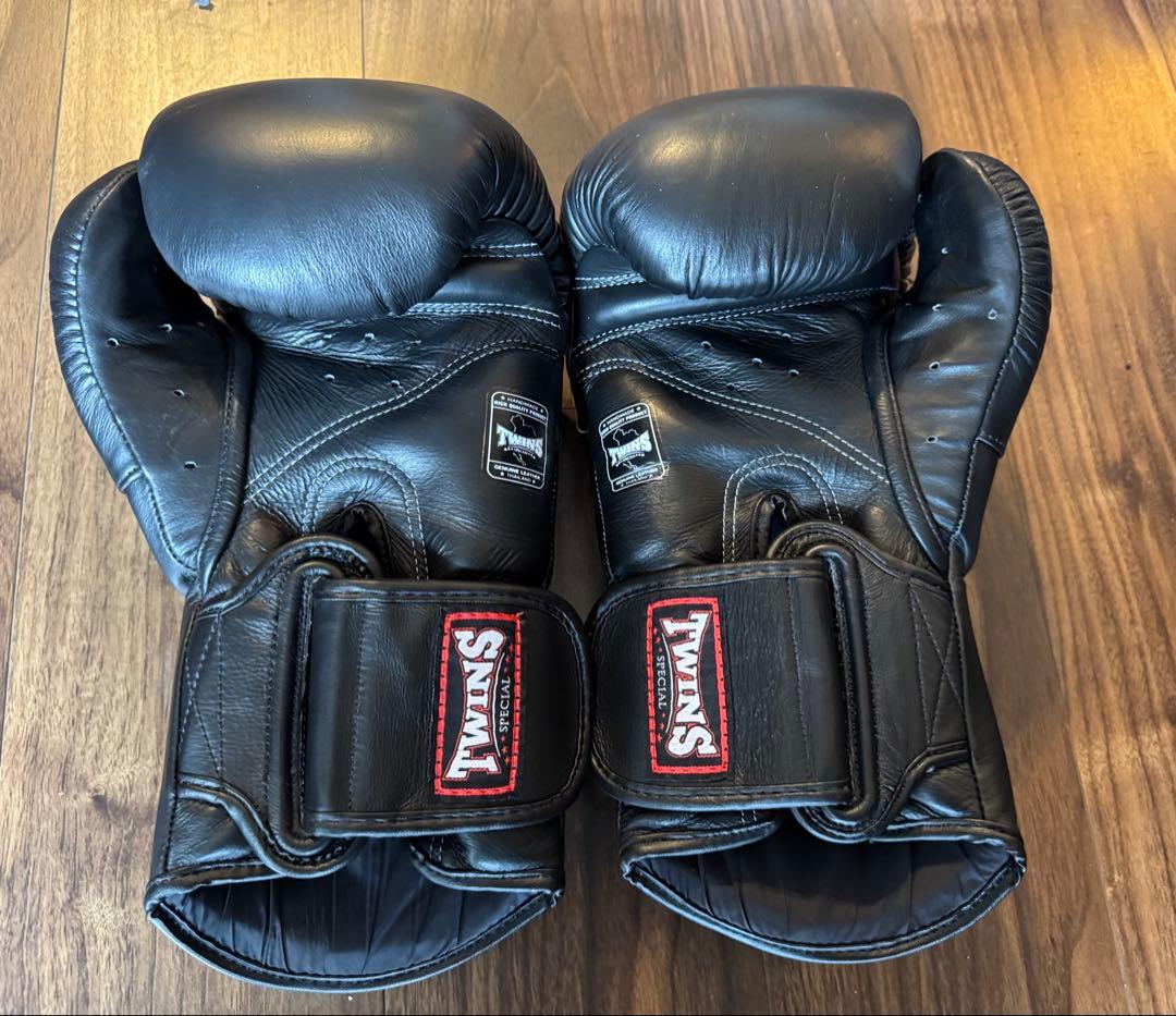 希少品　TWINS SPECIAL ボクシンググローブ 14oz ブラック