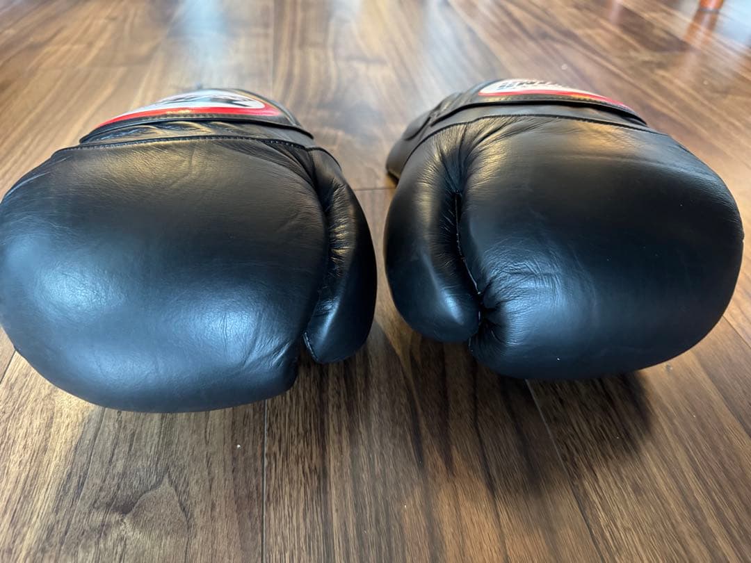 希少品　TWINS SPECIAL ボクシンググローブ 14oz ブラック