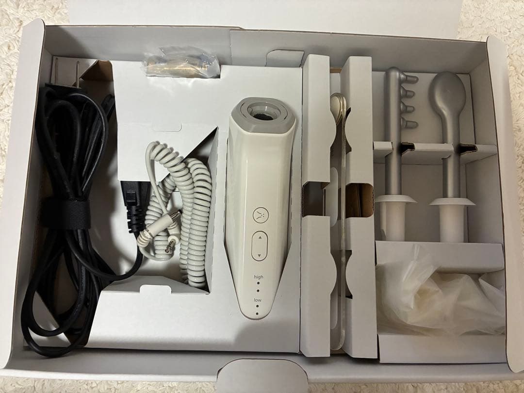 サキナ美顔器 Lulucie スキントリートメント　クレンジングマッサージ付