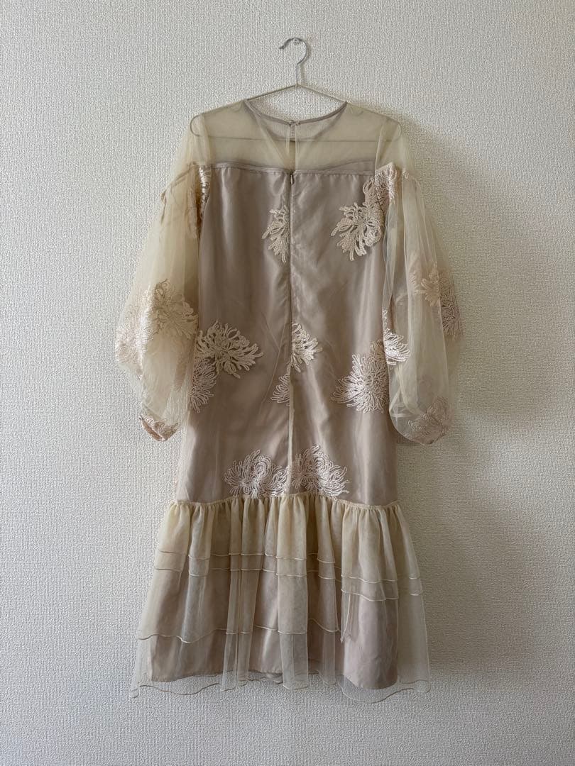 【美品】niana フラワー 刺繍ティアードフリルドレス Aライン