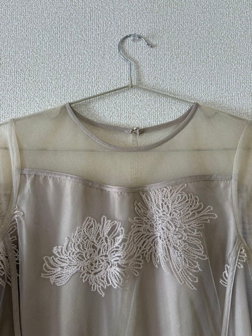 【美品】niana フラワー 刺繍ティアードフリルドレス Aライン