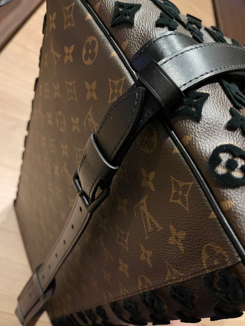 希少、最安値)ルイヴィトン　タフタージュキーポルトリアングル50 M45046