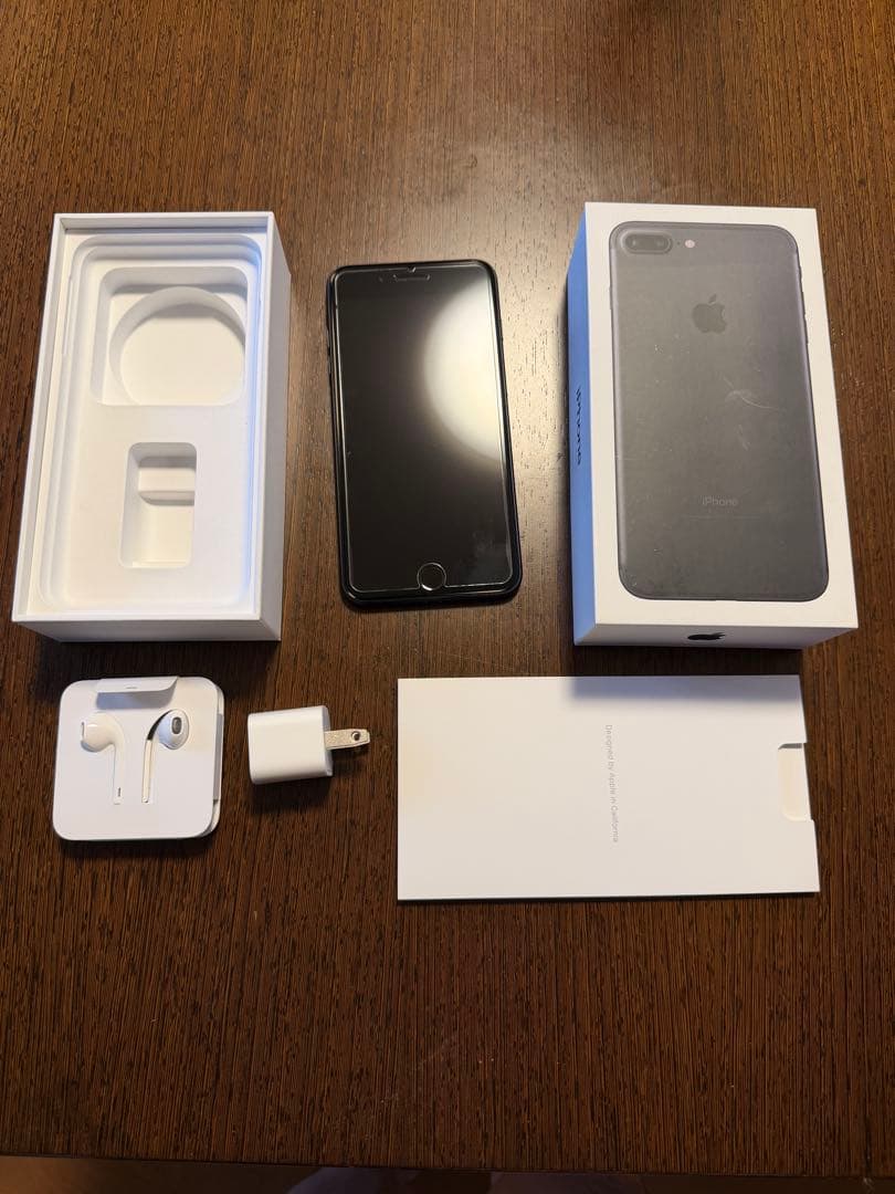 【美品】iPhone7 Plus ブラック 本体 箱付 イアホン付 Simフリー