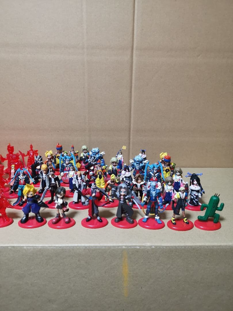 ファイナルファンタジー 人形 カード ピンバッジ ゲーム キャラクター