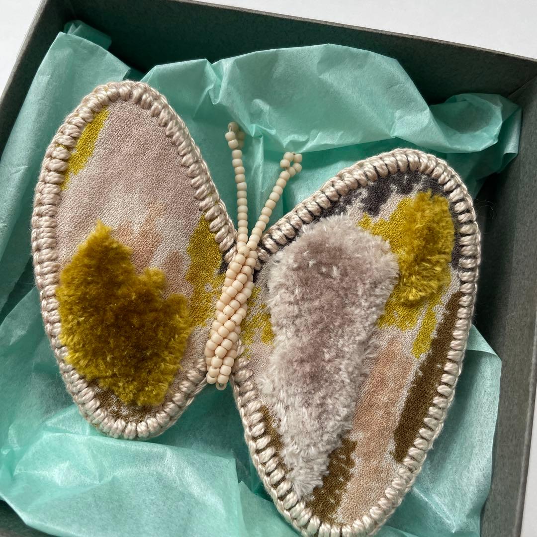 新品同様【即完売】mina perhonen light dance ブローチ