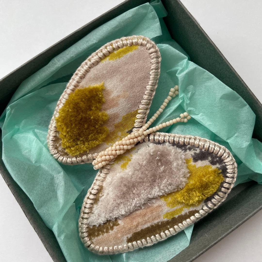 新品同様【即完売】mina perhonen light dance ブローチ