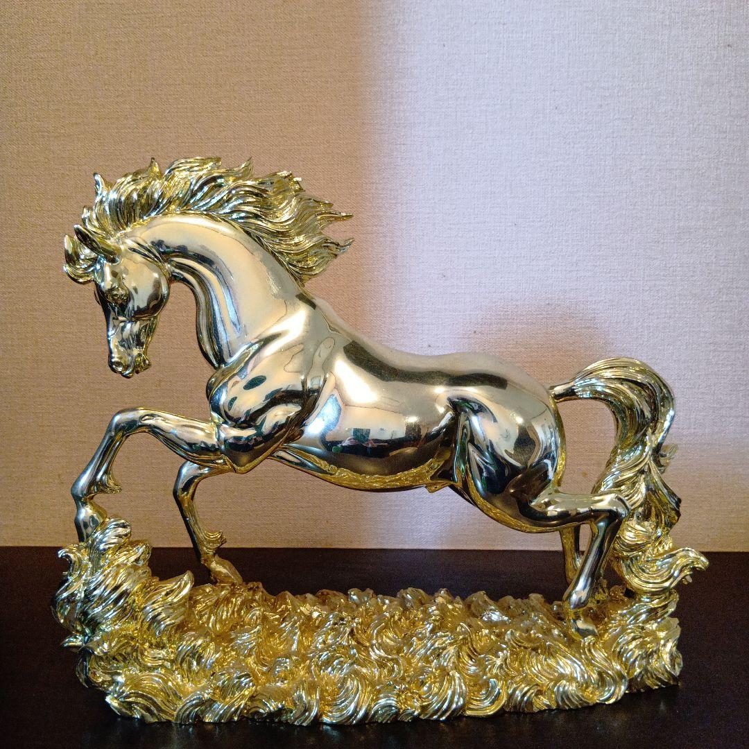 馬のメタル彫刻 シルバーゴールド