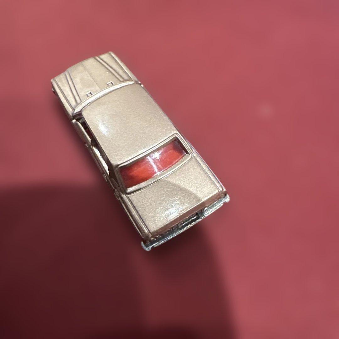 トミカ CROWN 2600  Saloon 1/65黒箱オリジナル