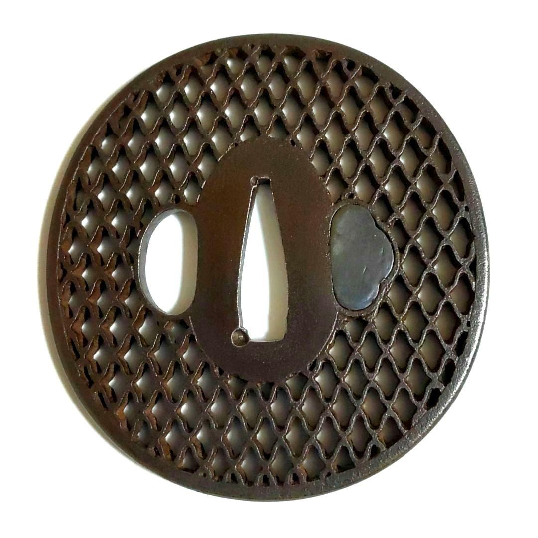 肥後鐔 網目透し鐔　無銘　資料付 桐箱　 貴重品　鉄地