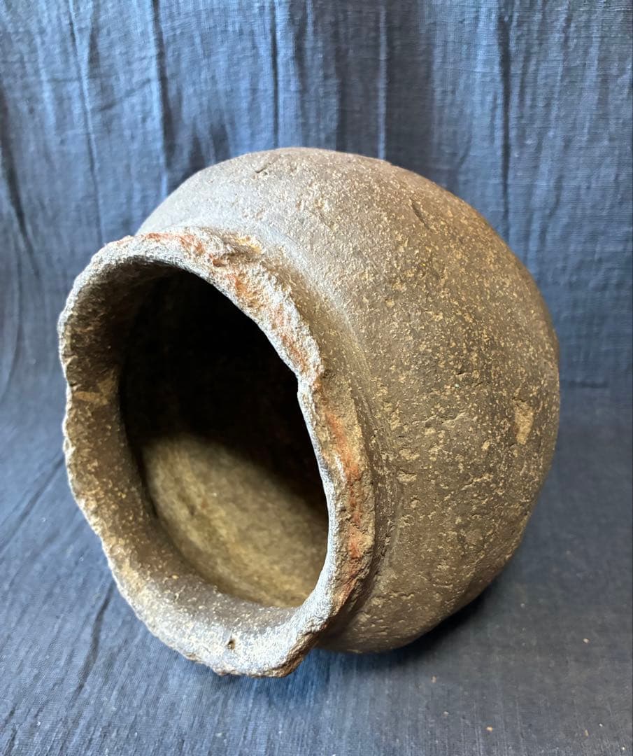 古信楽壺　うずくまる壺　蹲る　室町時代