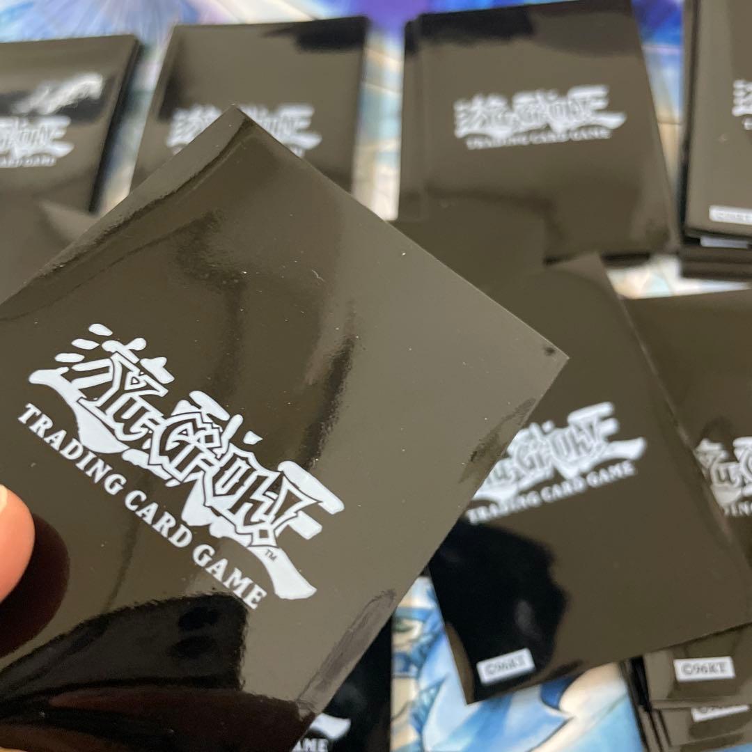 遊戯王　海外版　初期ロゴスリーブ　ブラック　70枚セット