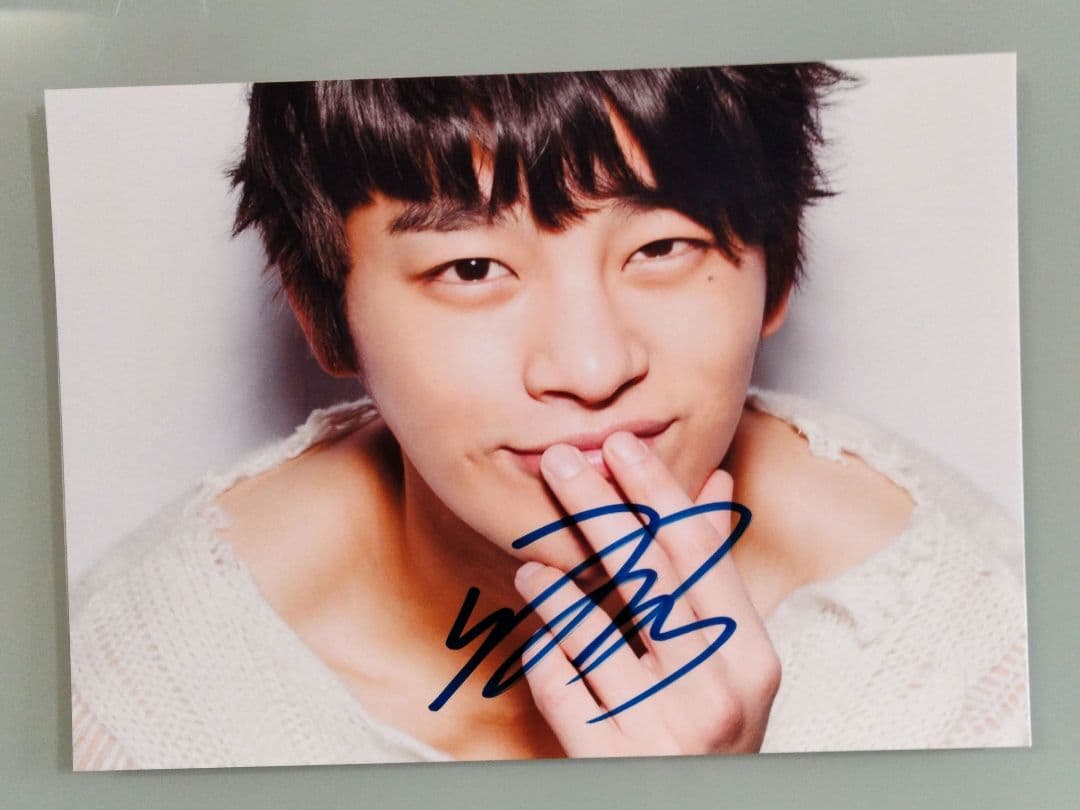 セール中…ソ・イングク直筆サイン入り2Lサイズ写真…Seo in-guk…王の顔