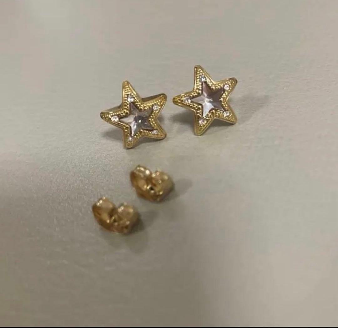 Jimmy Choo JC Star Studs ゴールドピアス