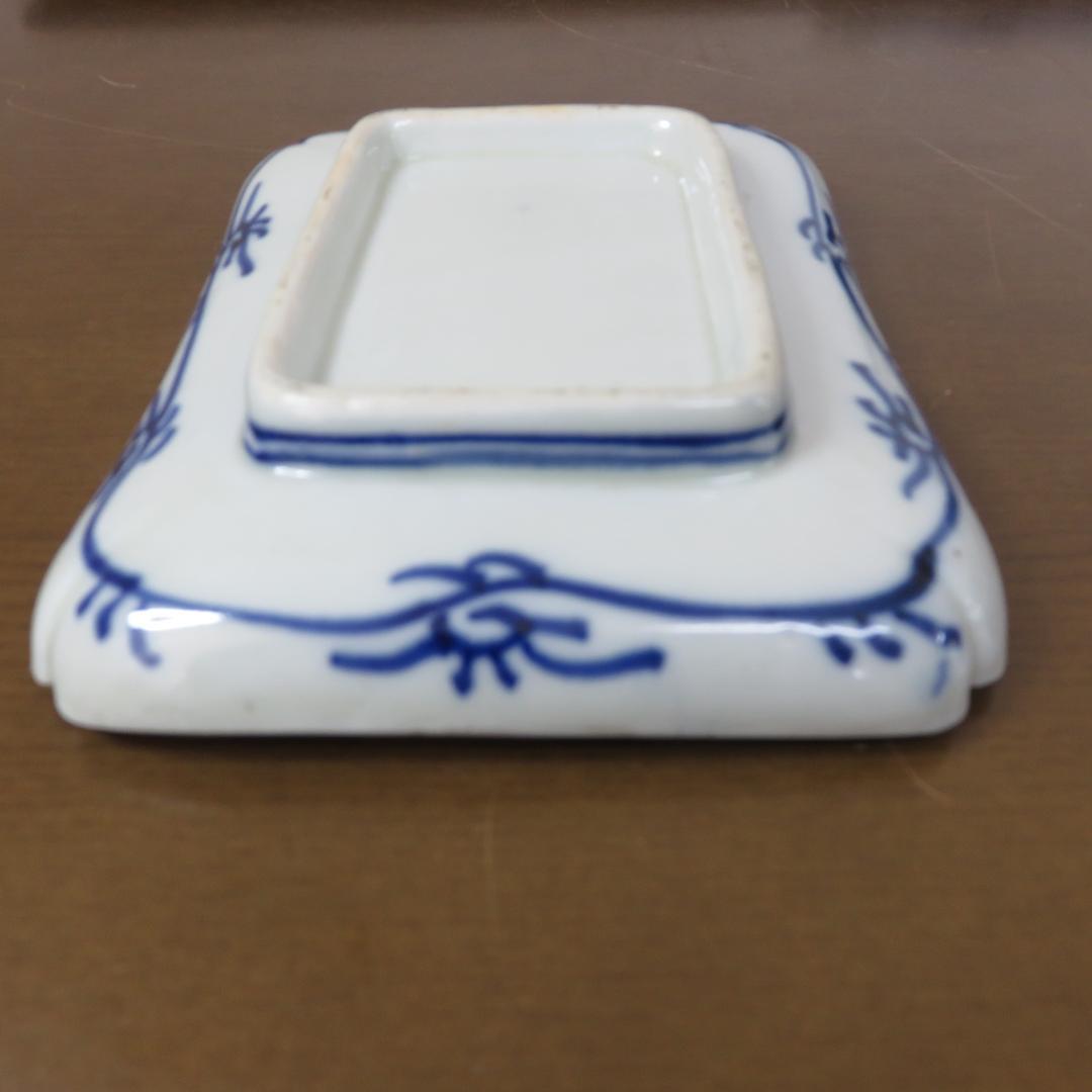 角皿 変形皿 金彩 色絵付け 印判 欠け 窯傷 花文様 ニュウ 歪み