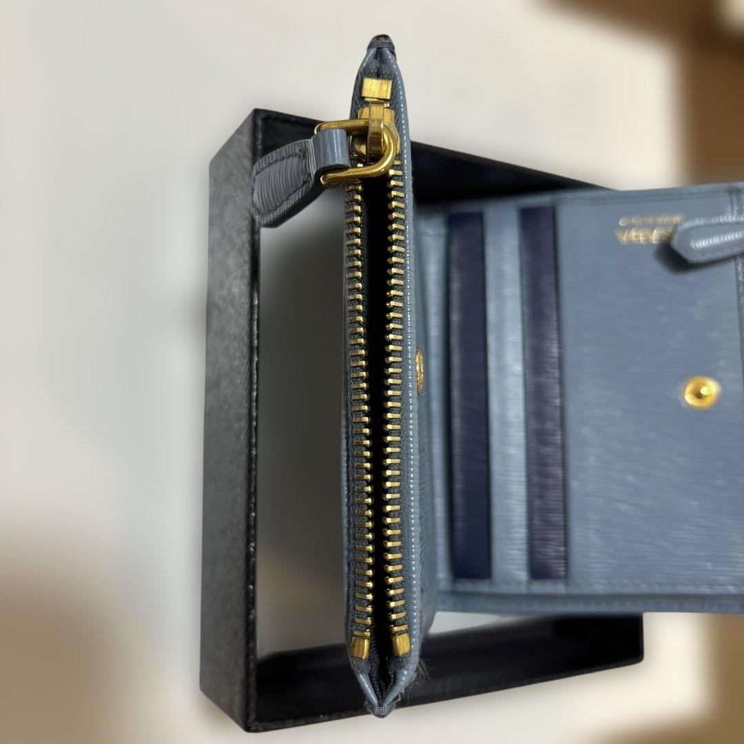 【専用】PRADA 二つ折り財布 ライトブルー