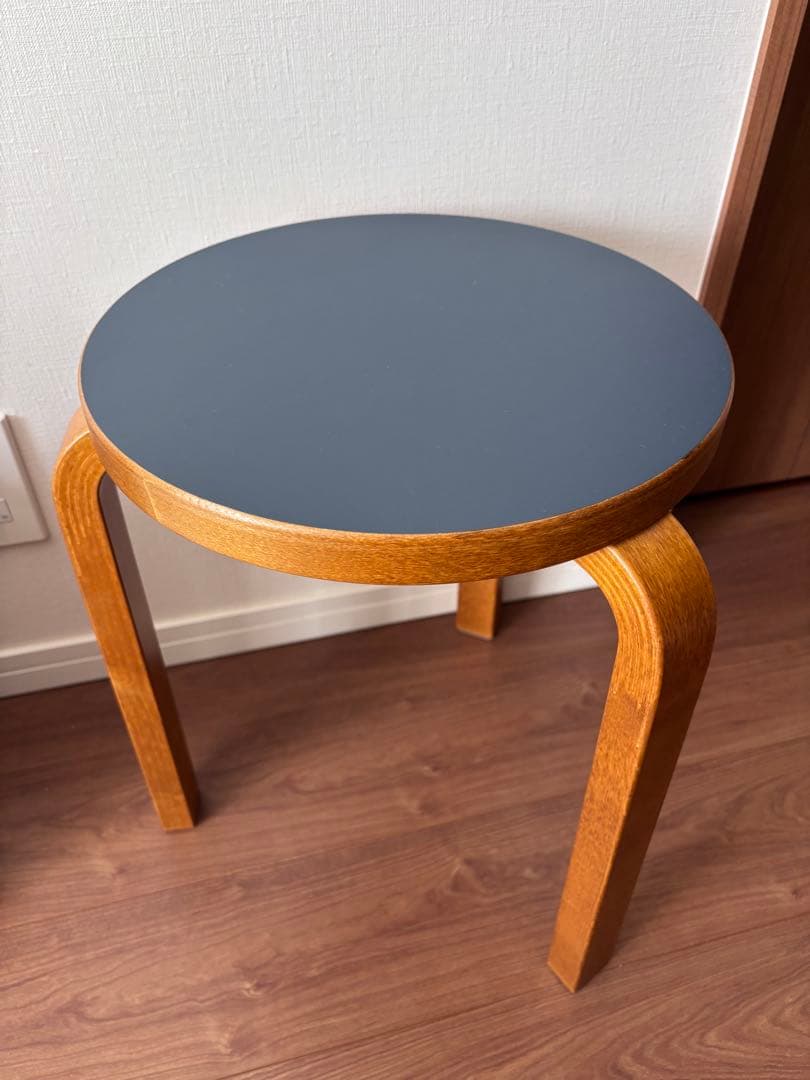 artek スツール60 ハニー スモーキーブルー scope