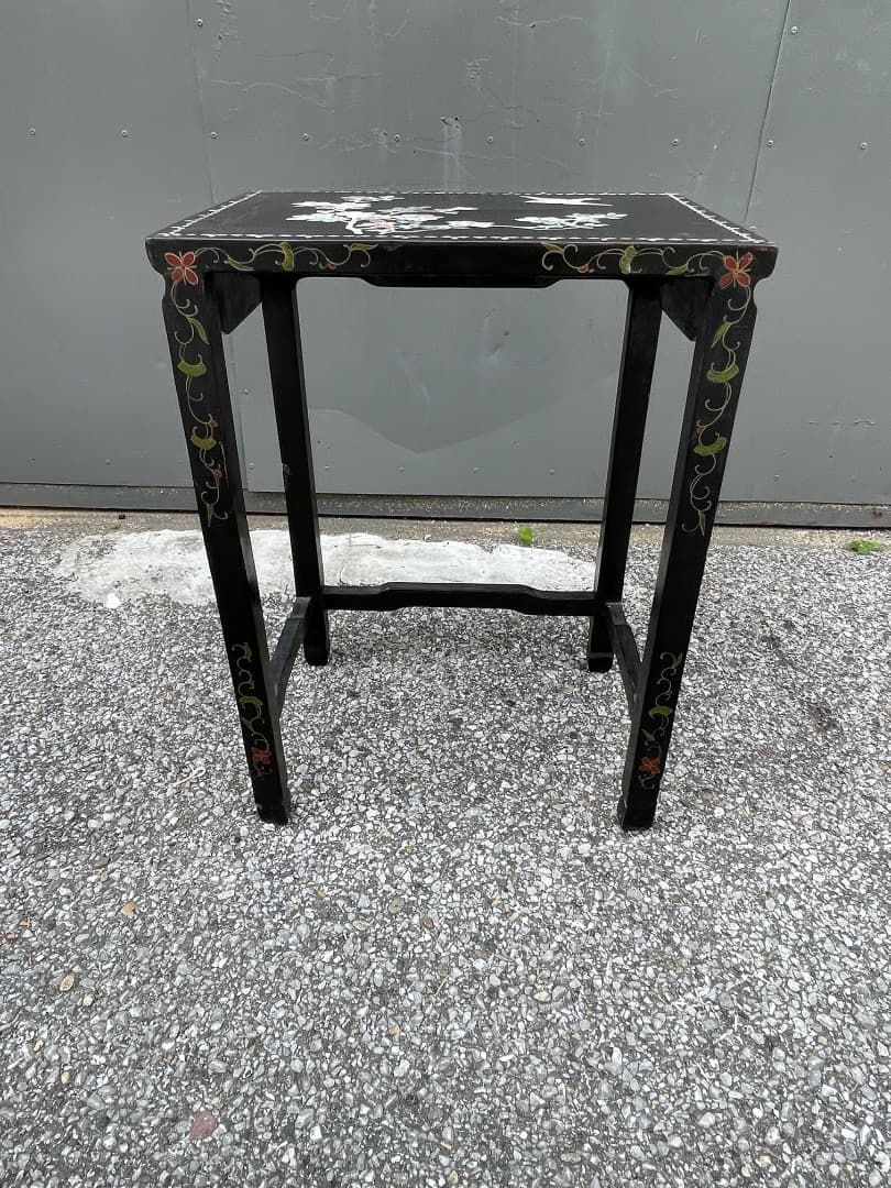 黒い木製座卓 花と鳥のデザイン　螺鈿細工　中国