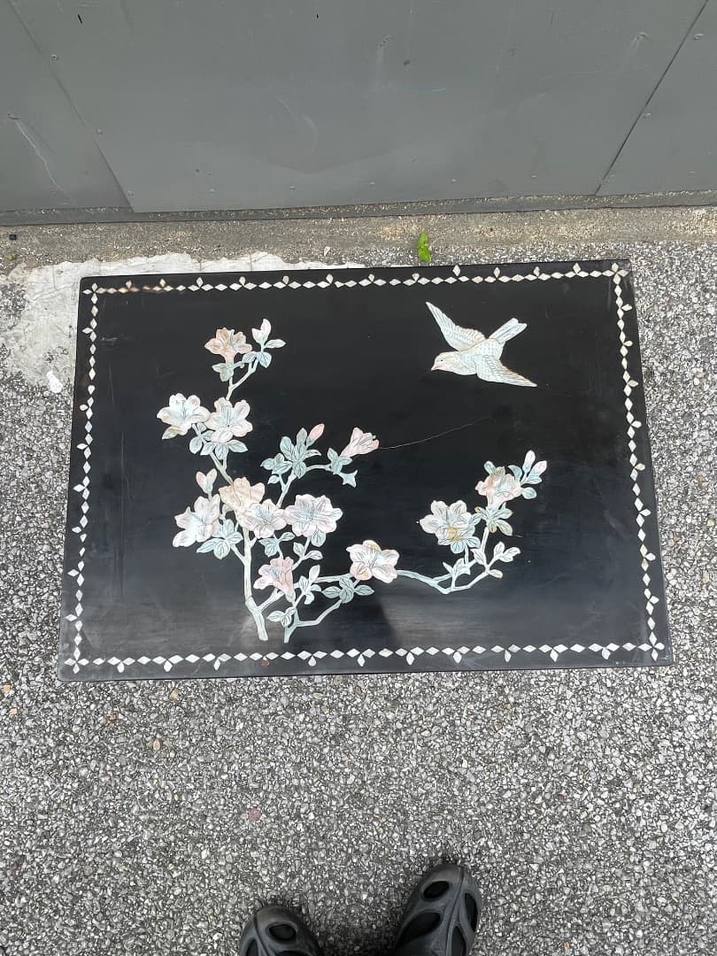 黒い木製座卓 花と鳥のデザイン　螺鈿細工　中国