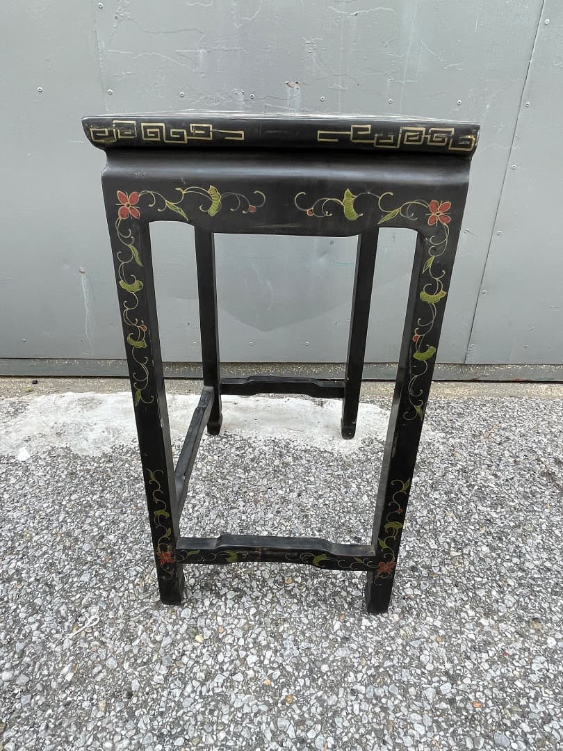 黒い木製座卓 花と鳥のデザイン　螺鈿細工　中国