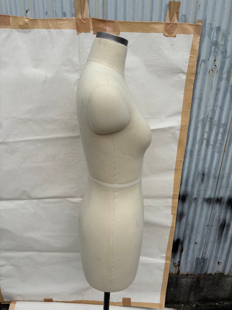 上質な、マネキン ボディ　トルソー　女性用 　86足ストッパー付きファブリック